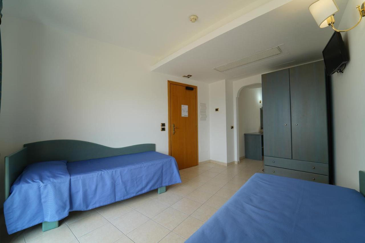 Hotel Scoglio Del Leone Zambrone Exterior photo