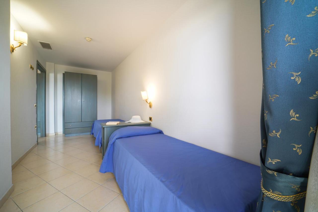 Hotel Scoglio Del Leone Zambrone Exterior photo