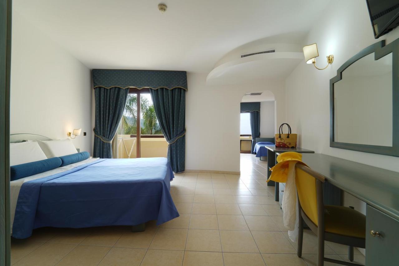 Hotel Scoglio Del Leone Zambrone Exterior photo